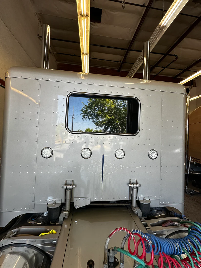 BUS Glass kit Peterbilt 389 - Image 3