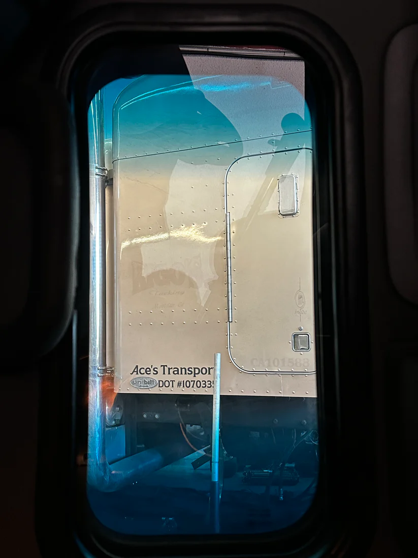 BUS Glass kit Peterbilt 389 - Image 4